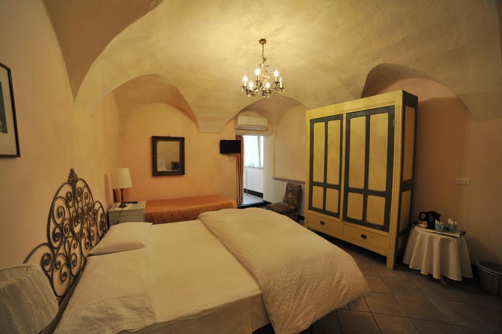 Erasmo Rooms & Breakfast Finale Ligure Exterior photo